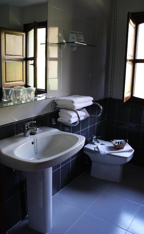 Hotel La Boriza Andrín Esterno foto